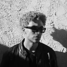 Dengarkan Luke Baker, tonton video musik, baca bio, lihat tanggal tur & lainnya!