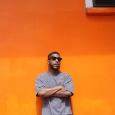 Ouça Burnt Boy Sama, assista a videoclipes, leia a biografia, veja as datas das turnês e mais!