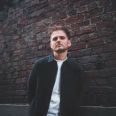 Simon Meuret dinle, müzik videolarını izle, biyografisini oku, tur tarihlerini ve daha fazlasını gör!