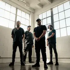 Luister naar COLDSTATE, bekijk muziekvideo's, lees de bio, bekijk de tourdata, en meer!