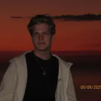 undefined सुनें, म्यूज़िक वीडियो देखें, बायो पढ़ें, दौरे की तारीखें और बहुत कुछ देखें!