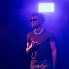 Dengarkan SeX, tonton video musik, baca bio, lihat tanggal tur & lainnya!