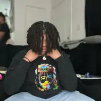 Poslechněte si interpreta undefined, sledujte hudební videa, přečtěte si životopis, podívejte se na data turné a další informace.