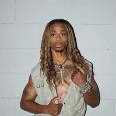 收听 JStay、观看音乐视频、阅读小传、查看巡演日期等 ！