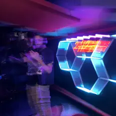 TBD Da Artistを聴いたり、ミュージックビデオを鑑賞したり、経歴やツアー日程などを確認したりしましょう！