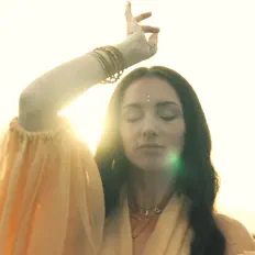 Ouve Karunika, vê vídeos de música, lê a biografia, vê as datas da digressão e muito mais!