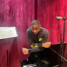 聆聽 Abdoubeatzz、觀看音樂影片、閱讀小傳、查看巡演日期等！