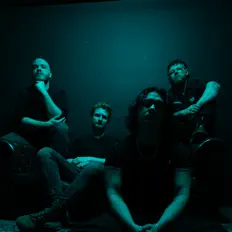 Posłuchaj wykonawcy THORNE, obejrzyj teledyski, przeczytaj biografię, zobacz daty tras koncertowych i nie tylko!