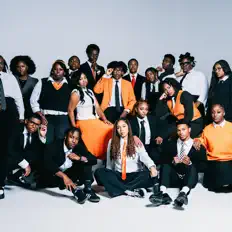 聆聽 ABLAZE、觀看音樂影片、閱讀小傳、查看巡演日期等！