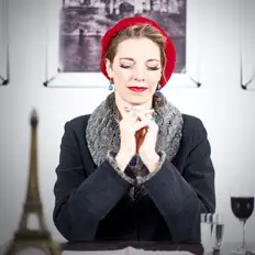 Laura Deeを聴いたり、ミュージックビデオを鑑賞したり、経歴やツアー日程などを確認したりしましょう！