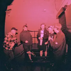 Écoutez Careering, regardez des vidéoclips, lisez la biographie, consultez les dates de tournée et plus encore !