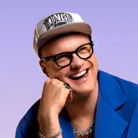 Escucha a undefined, mira vídeos musicales, lee la biografía, consulta fechas de giras y mucho más.