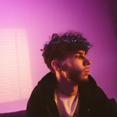 Poslechněte si interpreta АЙЛИ, sledujte hudební videa, přečtěte si životopis, podívejte se na data turné a další informace.