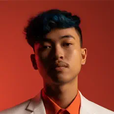 收听 La Mii Remix、观看音乐视频、阅读小传、查看巡演日期等 ！