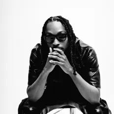 Poslechněte si interpreta Phalie, sledujte hudební videa, přečtěte si životopis, podívejte se na data turné a další informace.