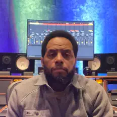 Dengarkan Demien, tonton video musik, baca bio, lihat tanggal tur & lainnya!