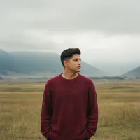 undefined dinle, müzik videolarını izle, biyografisini oku, tur tarihlerini ve daha fazlasını gör!