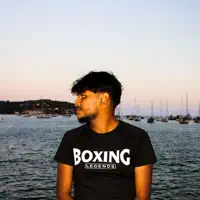 收听 undefined、观看音乐视频、阅读小传、查看巡演日期等 ！