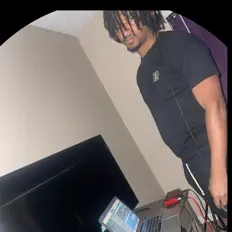 Poslechněte si interpreta CBG Tyyella, sledujte hudební videa, přečtěte si životopis, podívejte se na data turné a další informace.