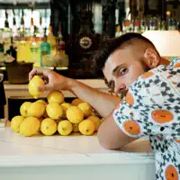 Dengarkan undefined, tonton video musik, baca bio, lihat tanggal tur & lainnya!