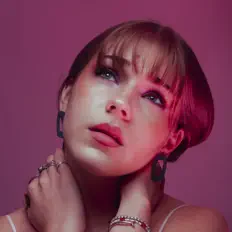 收听 Sofie Mathiasen、观看音乐视频、阅读小传、查看巡演日期等 ！