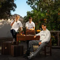 Listen to Fjellrev, watch music videos, read bio, see tour dates & more!