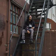 Money Melv dinle, müzik videolarını izle, biyografisini oku, tur tarihlerini ve daha fazlasını gör!