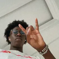 收听 undefined、观看音乐视频、阅读小传、查看巡演日期等 ！