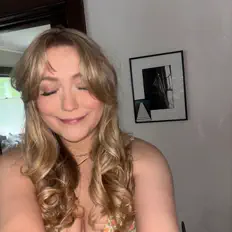 Ila Rose dinle, müzik videolarını izle, biyografisini oku, tur tarihlerini ve daha fazlasını gör!