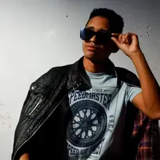 Hör dir Treboll an, schau dir Musikvideos an, lies die Biografie, finde Tourdaten und mehr!