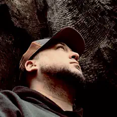 Escucha a CHXSR, mira videos musicales, lee su biografía, consulta las fechas de las gira y más.