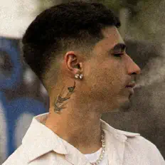 聆聽 mathews、觀看音樂影片、閱讀小傳、查看巡演日期等！