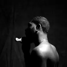 收听 LT Fire、观看音乐视频、阅读小传、查看巡演日期等 ！