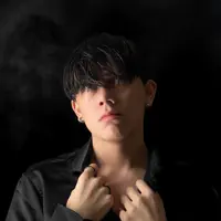 Dengarkan undefined, tonton video musik, baca bio, lihat tanggal tur & lainnya!