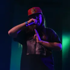 Dengarkan Jinx, tonton video musik, baca bio, lihat tanggal tur & lainnya!