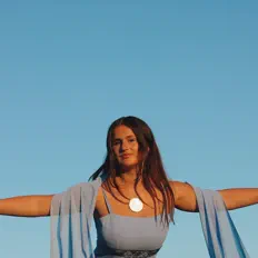 Dengarkan Libby Tisler, tonton video musik, baca bio, lihat tanggal tur & lainnya!