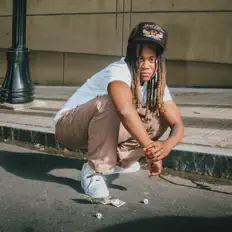 Hör dir MiaD an, schau dir Musikvideos an, lies die Biografie, finde Tourdaten und mehr!