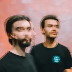 Housecallを聴いたり、ミュージックビデオを鑑賞したり、経歴やツアー日程などを確認したりしましょう！