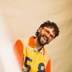 Scott Quinnを聴いたり、ミュージックビデオを鑑賞したり、経歴やツアー日程などを確認したりしましょう！