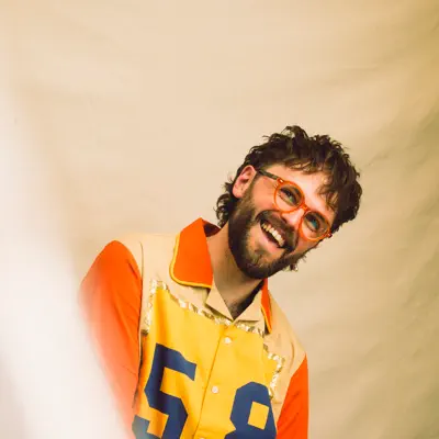 Listen to Scott Quinn, watch music videos, read bio, see tour dates & more!