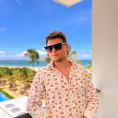 Poslechněte si interpreta Макс Мушта, sledujte hudební videa, přečtěte si životopis, podívejte se na data turné a další informace.