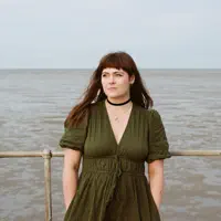 undefined을(를) 듣고, 뮤직 비디오를 보고, 약력을 읽고, 투어 일정 등을 확인하세요!