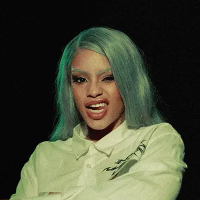 Listen to Menor Queen, watch music videos, read bio, see tour dates & more!