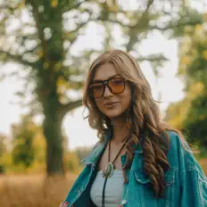 Callie Princeを聴いたり、ミュージックビデオを鑑賞したり、経歴やツアー日程などを確認したりしましょう！