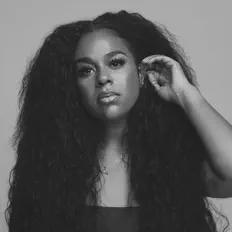 Hör dir Paris Monique an, schau dir Musikvideos an, lies die Biografie, finde Tourdaten und mehr!