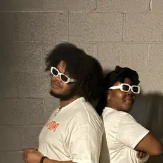 Dengarkan Breez & Weez, tonton video musik, baca bio, lihat tanggal tur & lainnya!