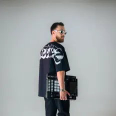 Listen to Erik Stark, watch music videos, read bio, see tour dates & more!