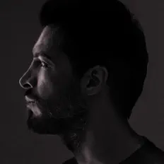 Dengarkan Dariush Azar, tonton video musik, baca bio, lihat tanggal tur & lainnya!