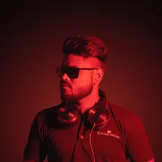 DJ Kunal Officialを聴いたり、ミュージックビデオを鑑賞したり、経歴やツアー日程などを確認したりしましょう！