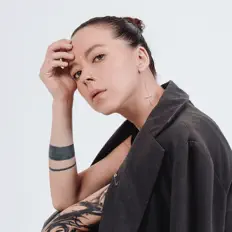 Écoutez Тори Ротару, regardez des vidéoclips, lisez la biographie, consultez les dates de tournée et plus encore !